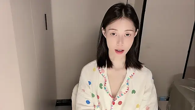 yuyu-33 online show from November 23, 2025, 5:29 am