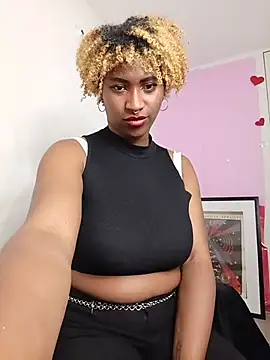 EvonyFoxxx online show from April 23, 2026, 4:24 am