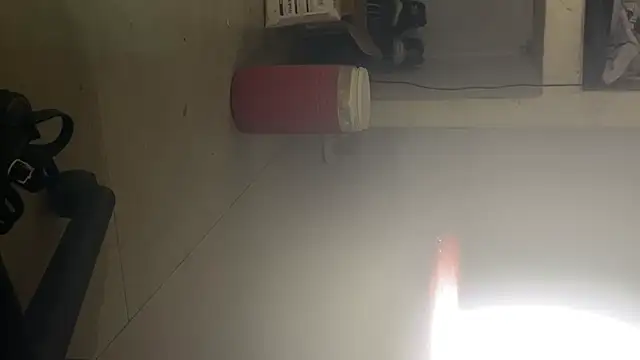 Snapshot of CoupleHotLatinBigAss chatting on January 17, 2026, 4:17 am CoupleHotLatinBigAss online show from January 17, 2026, 4:17 am