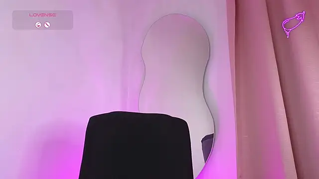 BabyLauritaa online show from November 18, 2025, 9:19 pm