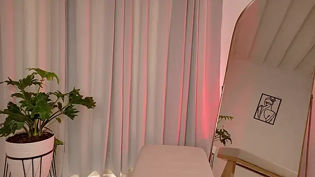 Zara Nova online show from February 5, 2026, 7:07 pm