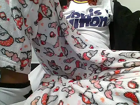 Petite baby5 online show from April 21, 2026, 12:12 am