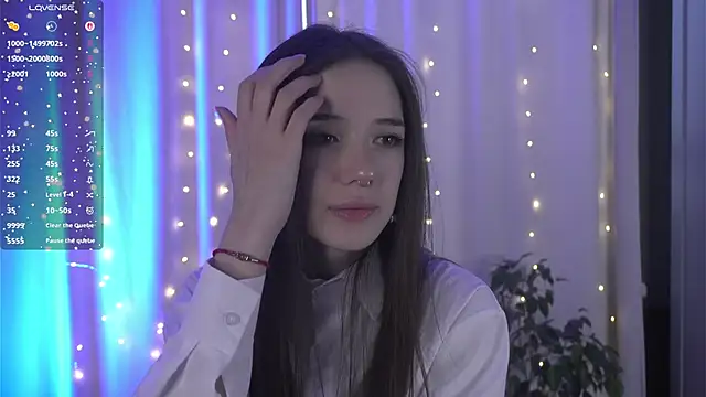 tinyanie online show from January 12, 2026, 6:29 am