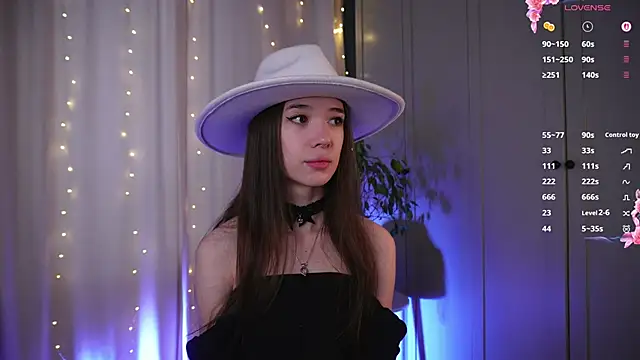 tinyanie online show from February 13, 2026, 6:20 am