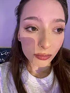 LilluKatten online show from March 14, 2026, 12:43 pm