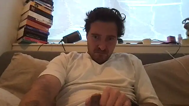 Snapshot of dutchpieter95 chatting on May 21, 2026, 5:42 pm dutchpieter95 online show from May 21, 2026, 5:42 pm