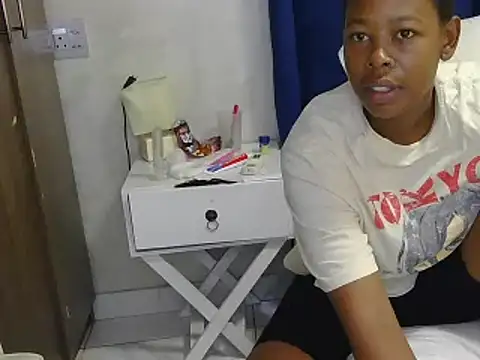 baddiemine05 online show from November 22, 2025, 12:59 pm