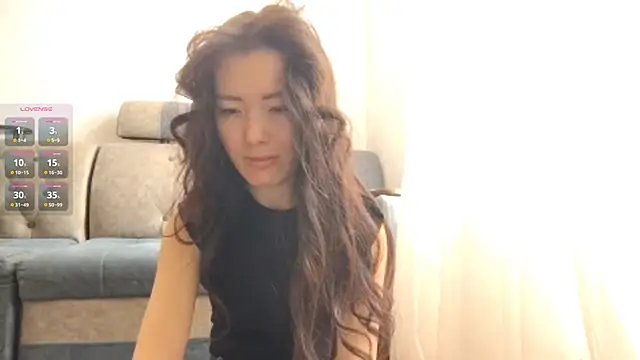 DianaMendoza online show from November 17, 2025, 9:15 am