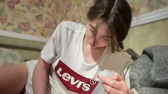 ShizukuHunter online show from November 9, 2025, 5:11 pm