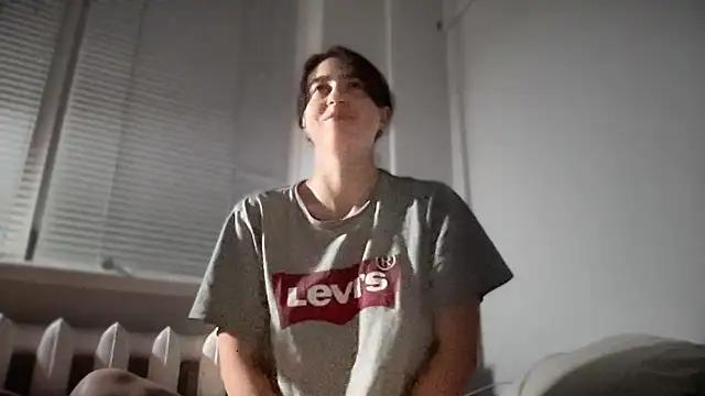 ShizukuHunter online show from November 11, 2025, 5:57 pm