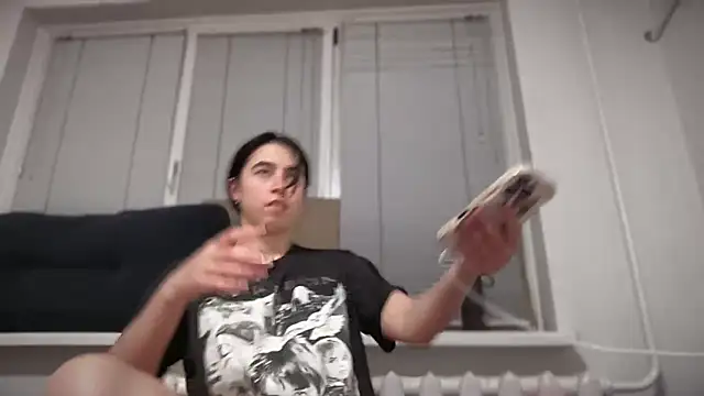 ShizukuHunter online show from November 20, 2025, 3:12 pm