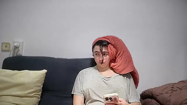 ShizukuHunter online show from November 27, 2025, 1:57 pm