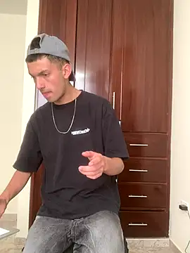 dylan drakee online show from November 3, 2025, 4:41 pm