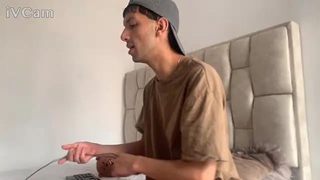 dylan drakee online show from February 1, 2026, 7:23 pm