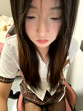 minnie566 online show from December 4, 2025, 2:59 pm