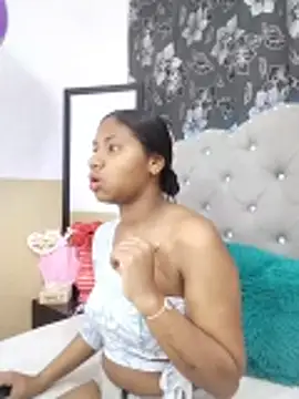 valentinavega18x online show from December 16, 2025, 4:01 pm