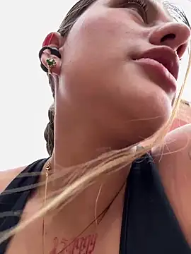 Crystall 15 online show from March 10, 2026, 8:25 pm