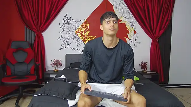 Snapshot of AlessioVitale chatting on January 17, 2026, 12:10 pm AlessioVitale online show from January 17, 2026, 12:10 pm