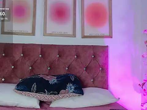 Madisonkay online show from November 20, 2025, 7:13 pm