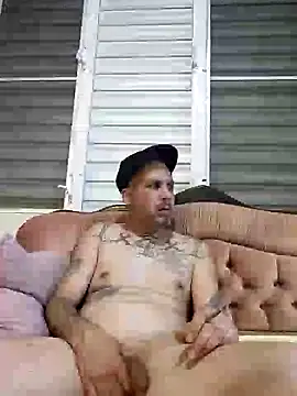 Snapshot of feoGG197 chatting on November 5, 2025, 1:16 am feoGG197 online show from November 5, 2025, 1:16 am