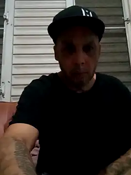 Snapshot of feoGG197 chatting on November 15, 2025, 10:15 pm feoGG197 online show from November 15, 2025, 10:15 pm