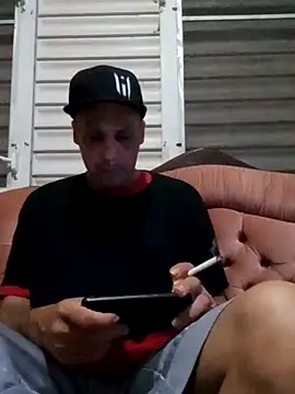 Snapshot of feoGG197 chatting on November 28, 2025, 10:12 pm feoGG197 online show from November 28, 2025, 10:12 pm