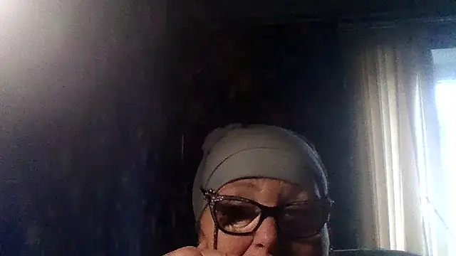 Milaniya606 online show from October 31, 2025, 2:07 pm