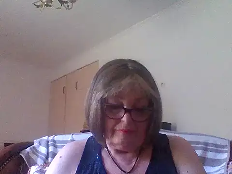 Snapshot of Milaniya606 chatting on July 18, 2026, 8:18 am Milaniya606 online show from July 18, 2026, 8:18 am