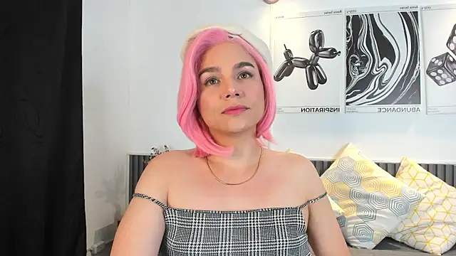 Cloe Bonne online show from November 14, 2025, 7:56 pm