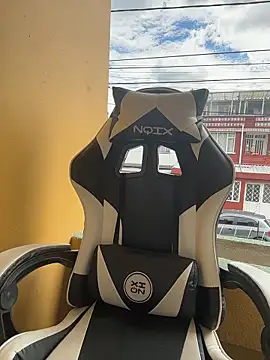 Samantha firee online show from November 18, 2025, 2:43 pm