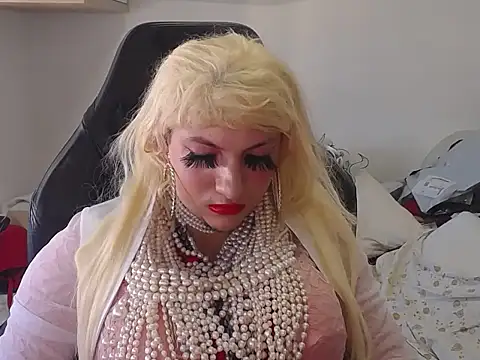 VanesaCrossic online show from April 8, 2026, 9:31 am