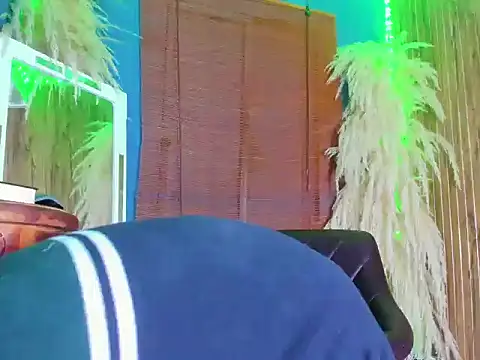 Leo Glow online show from December 21, 2025, 9:05 am