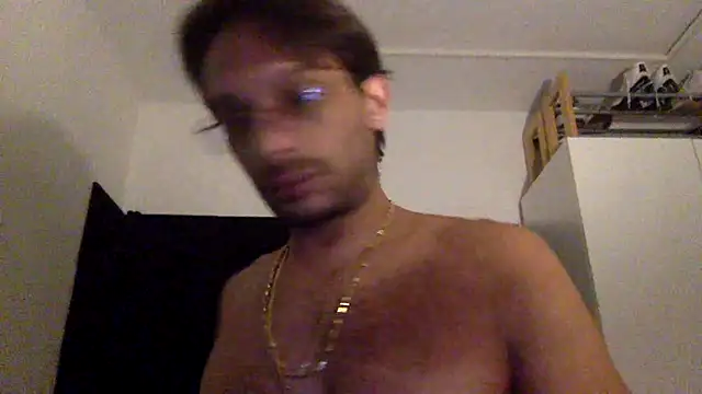 Snapshot of Zaskeee chatting on December 14, 2025, 8:35 pm Zaskeee online show from December 14, 2025, 8:35 pm