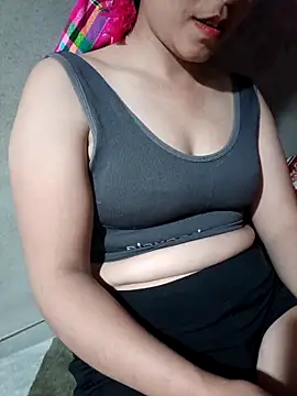 Alice-567 online show from April 6, 2026, 1:12 pm