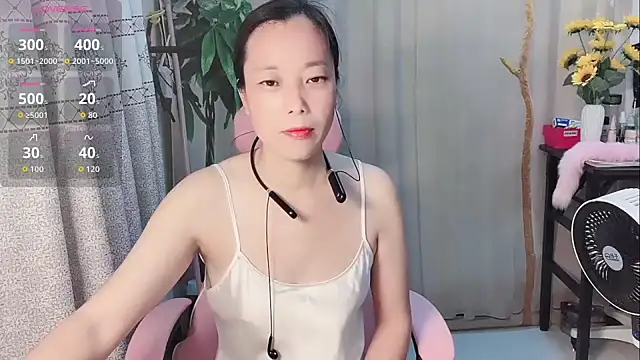 Lingling-Baby520 online show from May 29, 2026, 12:25 pm