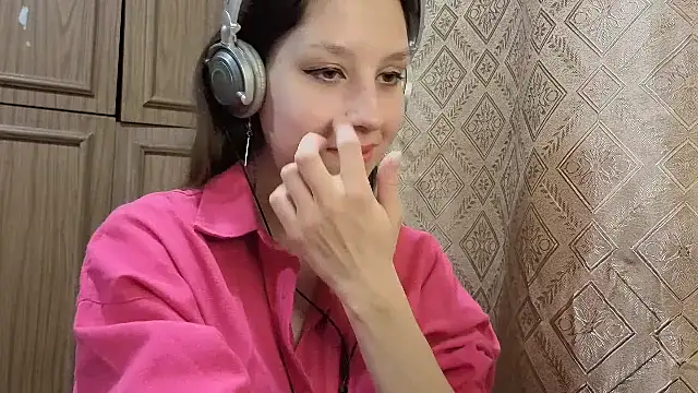 LahomaSassano online show from November 24, 2025, 11:37 pm