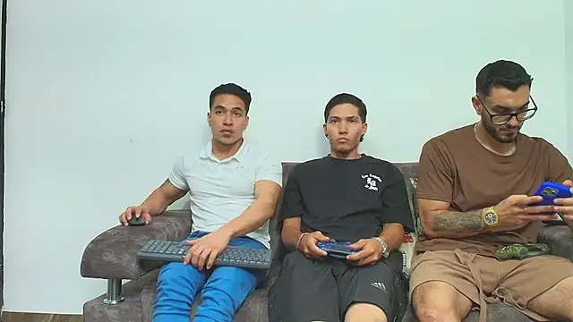 thebadboys05 online show from December 2, 2025, 3:01 am