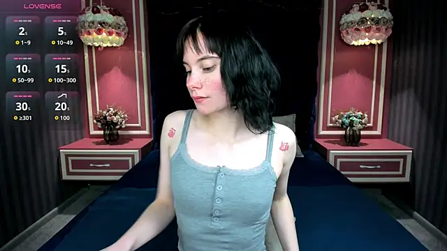 DoseOfDaisy online show from November 29, 2025, 12:30 pm