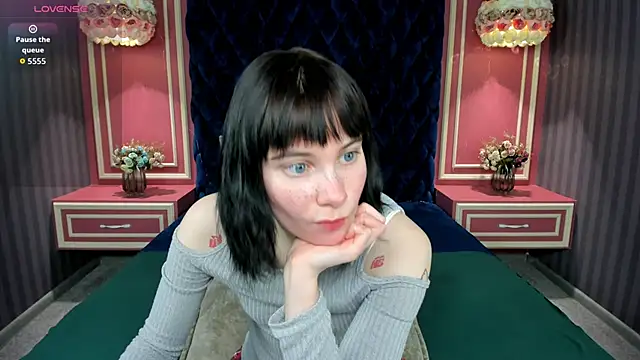 DoseOfDaisy online show from December 3, 2025, 12:36 pm