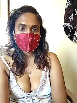 Queen-dhivya online show from March 1, 2026, 5:20 am