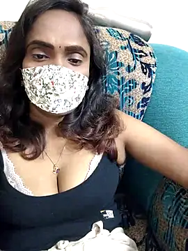 Snapshot of Queen-dhivya chatting on March 7, 2026, 6:27 pm Queen-dhivya online show from March 7, 2026, 6:27 pm