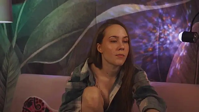 ElinVale online show from February 4, 2026, 6:47 pm