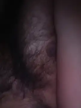 bearslove143 online show from April 4, 2026, 8:23 am