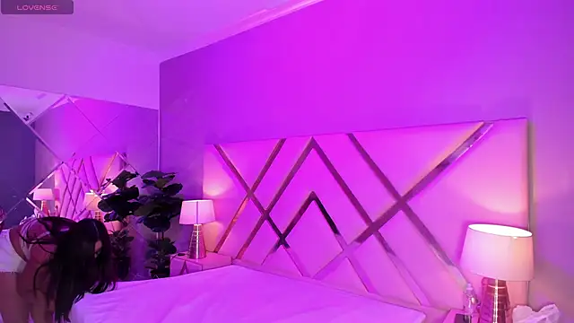 GiselJones online show from November 13, 2025, 7:46 pm