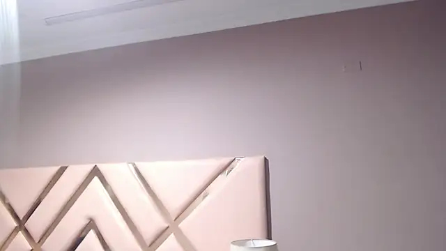 GiselJones online show from November 28, 2025, 7:38 pm