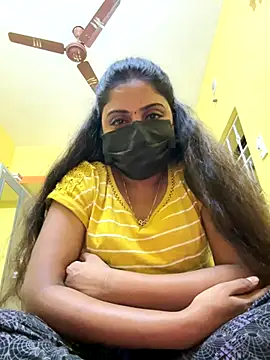 Tamil Hot Varshu online show from December 19, 2025, 6:48 pm