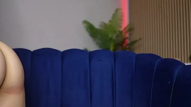 aaylinn x online show from December 1, 2025, 1:27 pm