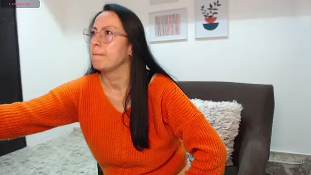 Lauryn Jones online show from November 15, 2025, 5:20 pm