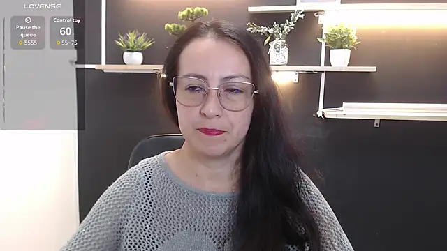 Lauryn Jones online show from April 21, 2026, 4:56 pm