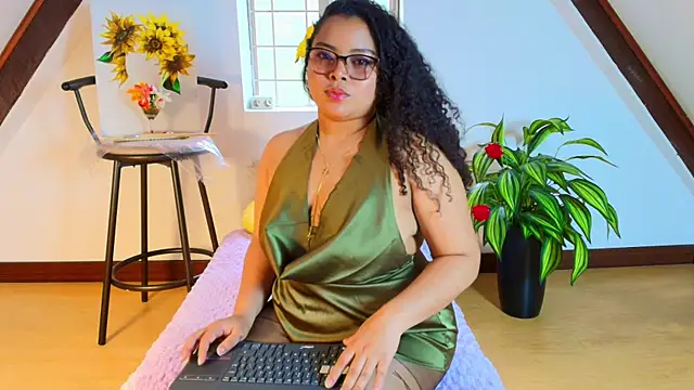 Snapshot of alanaa_gomezz chatting on July 9, 2026, 6:12 pm alanaa gomezz online show from July 9, 2026, 6:12 pm